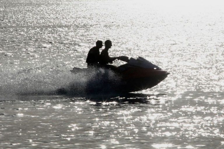 jet-ski