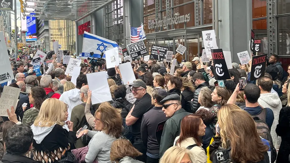 NEW-YORK-TIMES-PROTEST-2