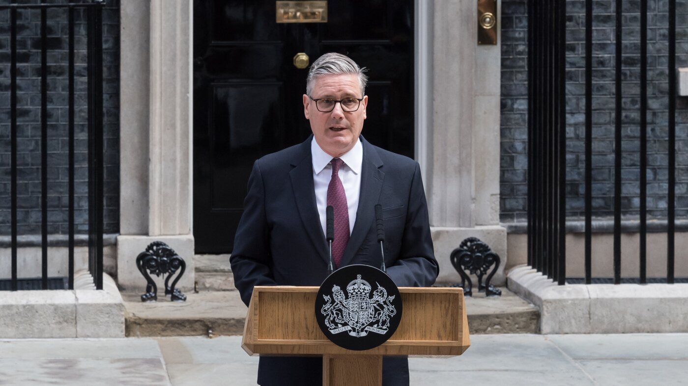 Sir Keir Starmer Resigns as British Prime Minister in London