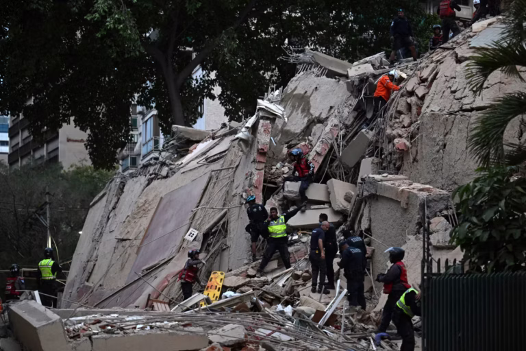 rescue-workers-search-for-survivors-of-a-massive-earthquake-in-venezuela