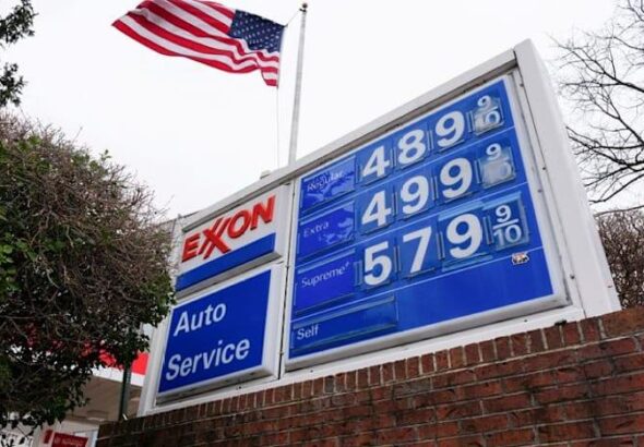 The U.S. average gasoline price slipped to about $4.25 per gallon on October 28, 2026. Here’s what drivers should know about fuel costs.
